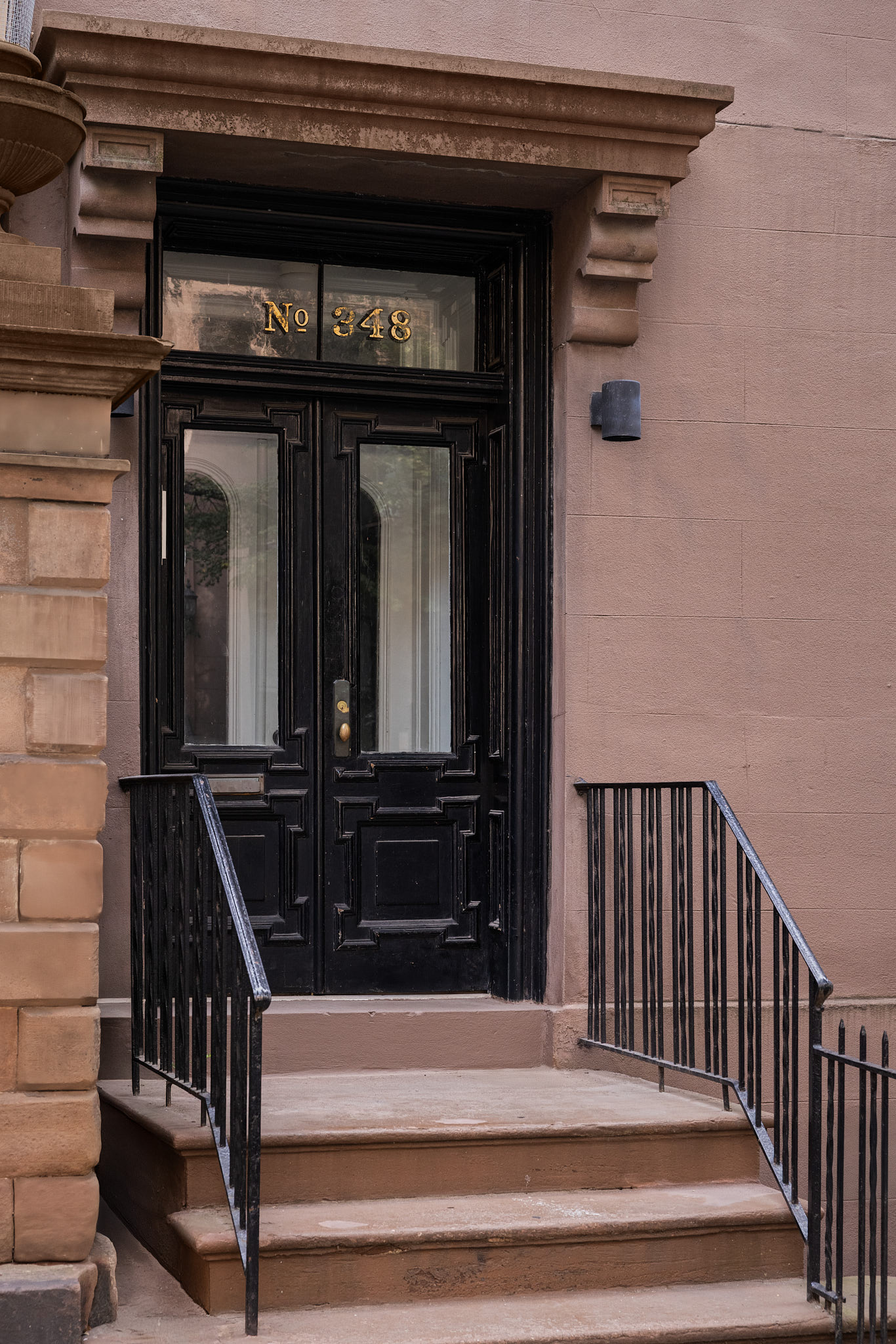 348 West 20th Street Manhattan, NY 10011 - Photo 17 of 18 a view of entryway and hall
