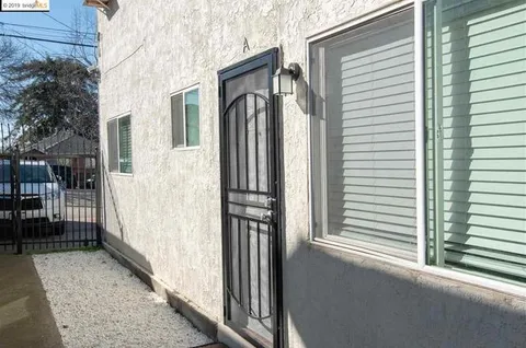 $895,000 | 2120 East 22nd Street, Oakland, CA 94606