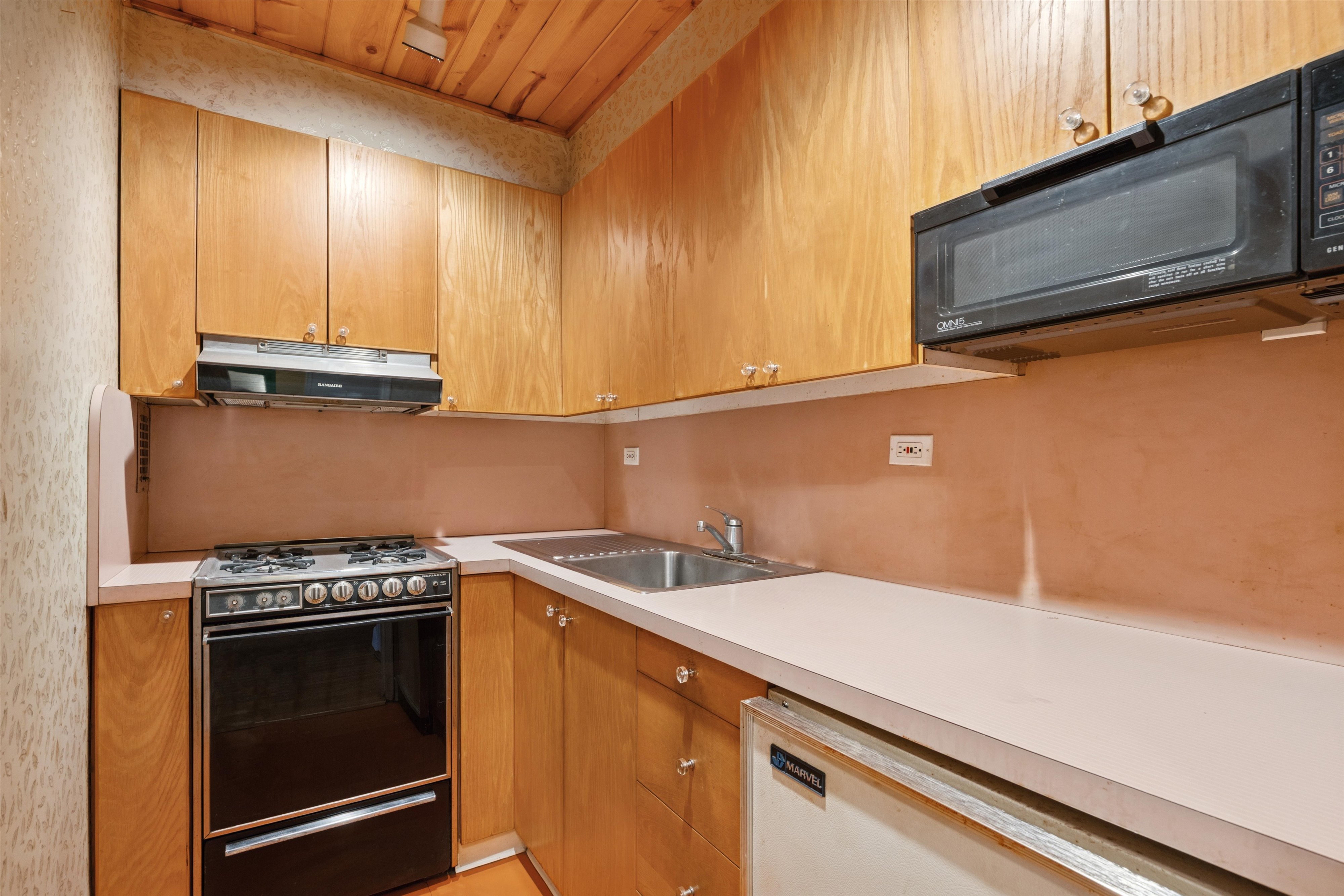 350 Bleecker Street, Unit 2M Manhattan, NY 10014 - Photo 5 of 10