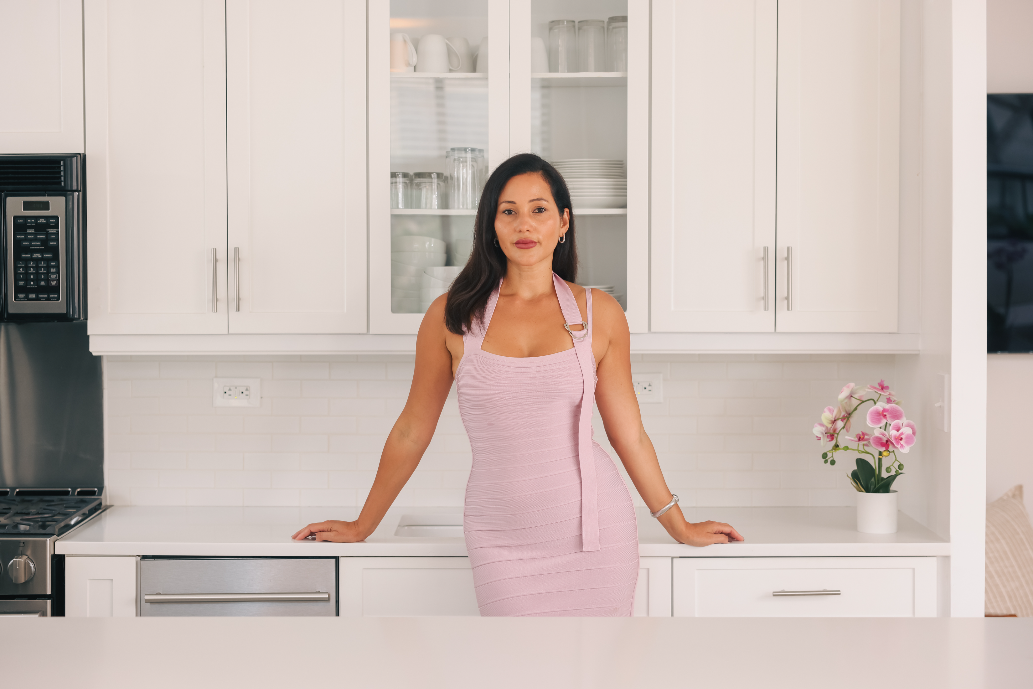 171 East 84th Street, Unit 4B Manhattan, NY 10028 - Photo 6 of 20 a close view of cabinet