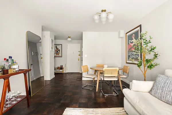 $610,000 | 333 East 79th Street, Unit 1R | Upper East Side