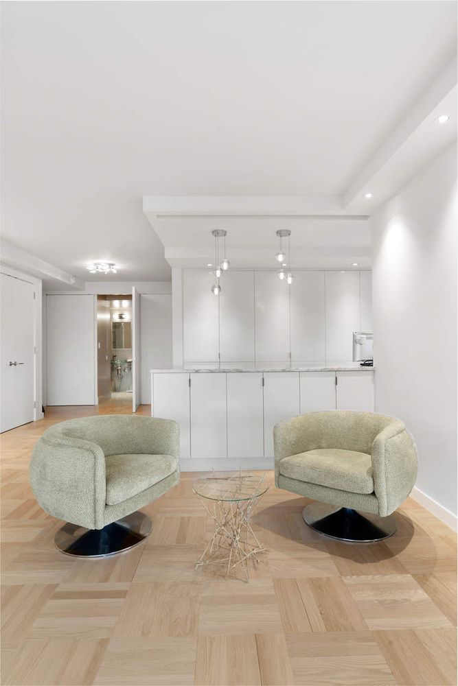 $3,100,000 | 1080 5th Avenue, Unit 6B | Upper East Side