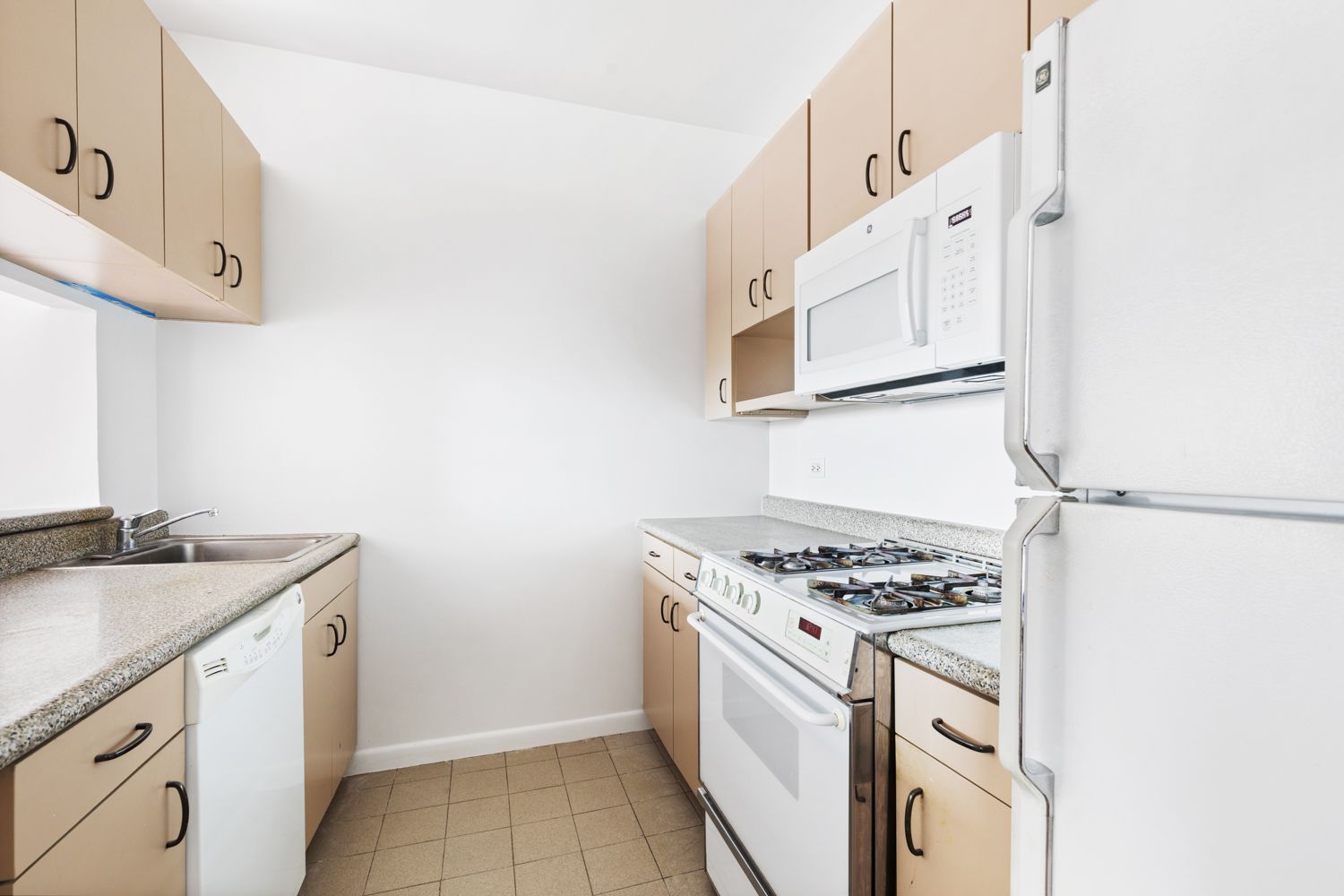 111 West 67th Street, Unit 24H Manhattan, NY 10023 - Photo 4 of 7