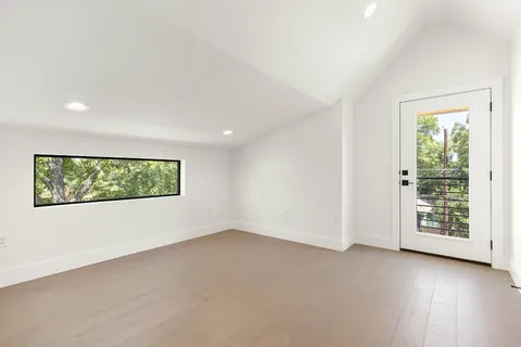 $1,275,000 | 2201 East 16th Street, Austin, TX 78702