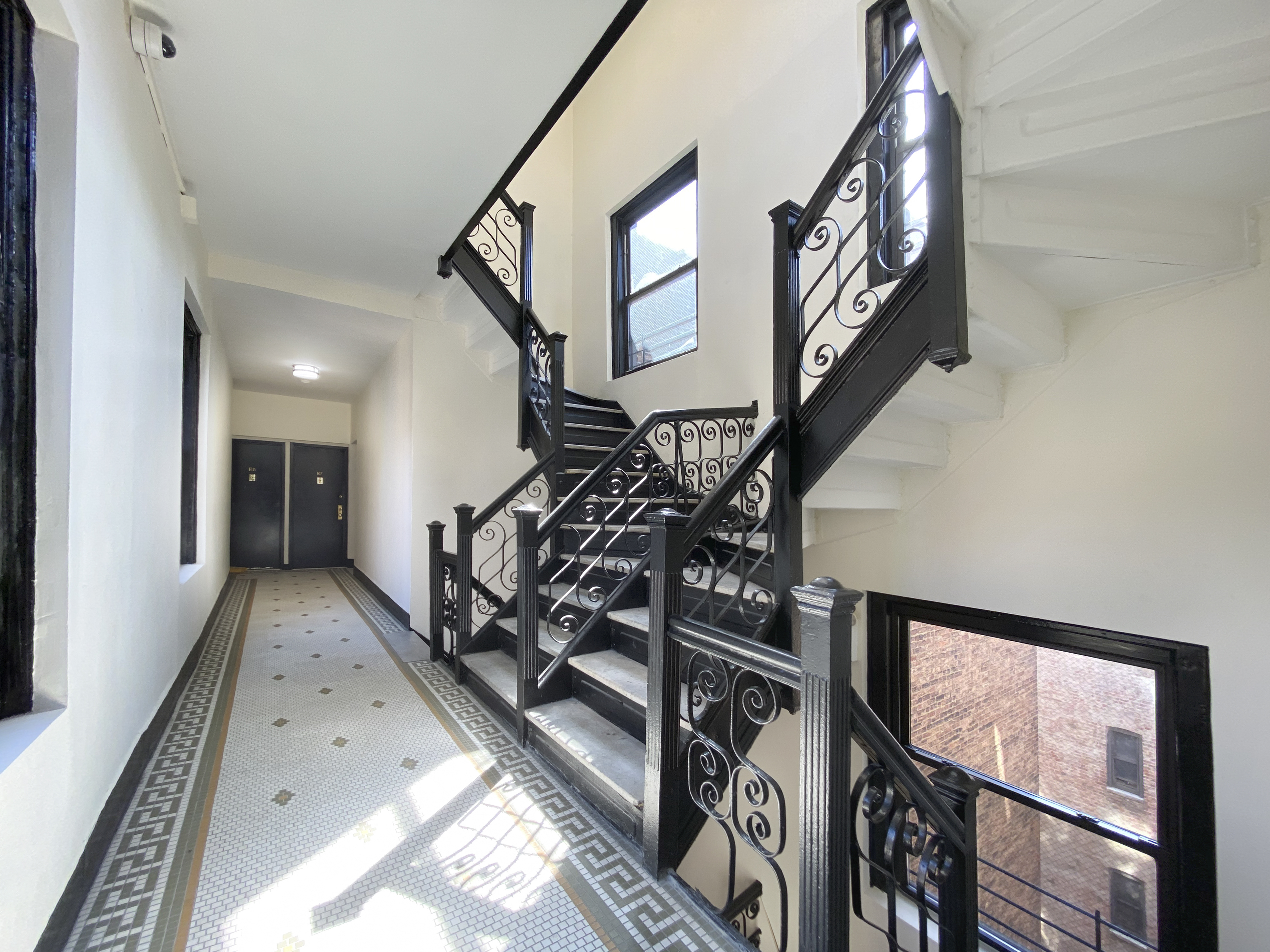 200 West 109th Street, Unit E4 Manhattan, NY 10025 - Photo 12 of 13 a view of an entryway