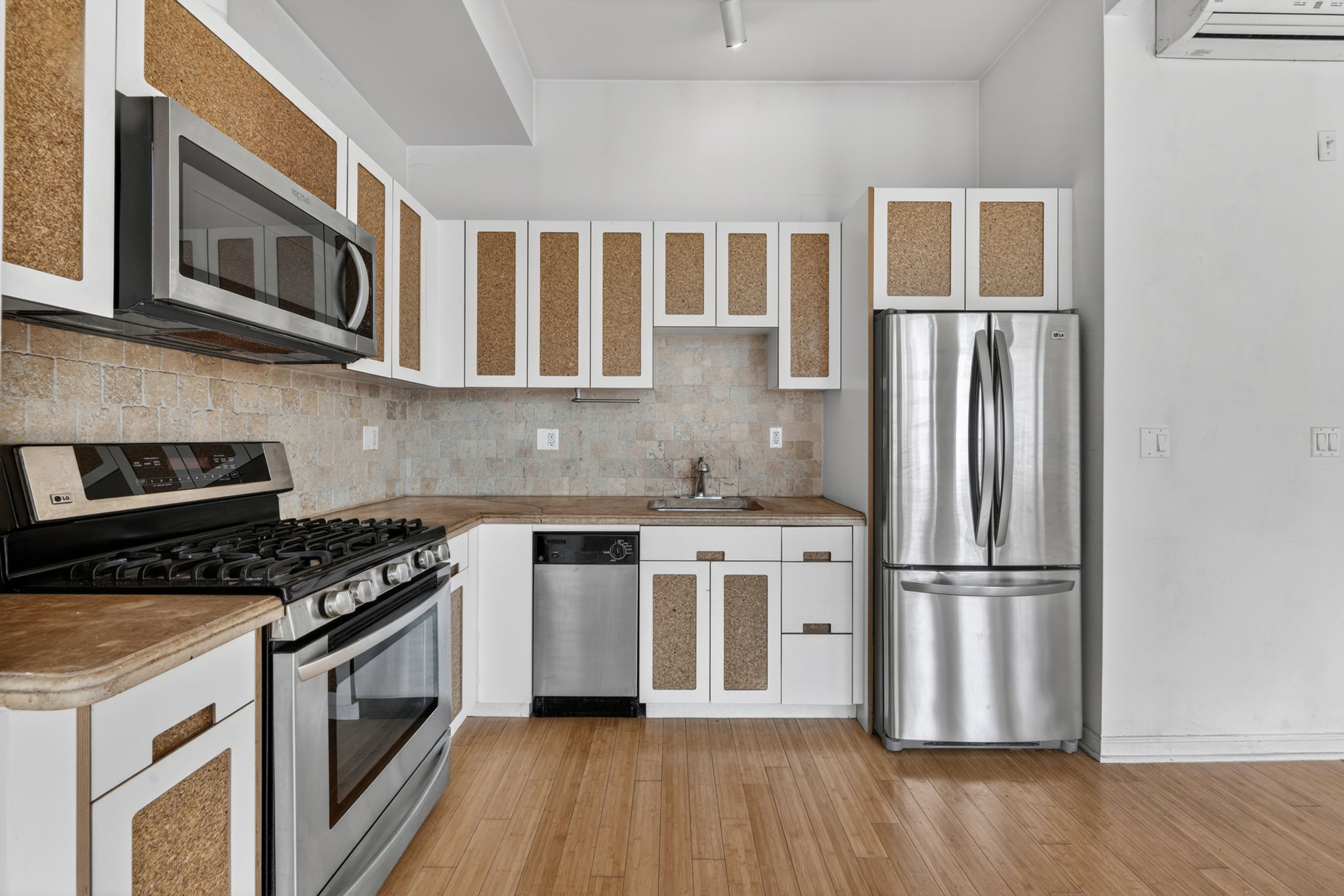 148 North 10th Street, Unit 5C Brooklyn, NY 11249 - Photo 8 of 12 Gallery Image 8