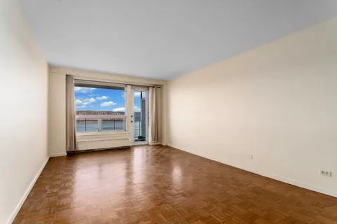 $350,000 | 2575 Palisade Avenue, Unit 11J | Spuyten Duyvil