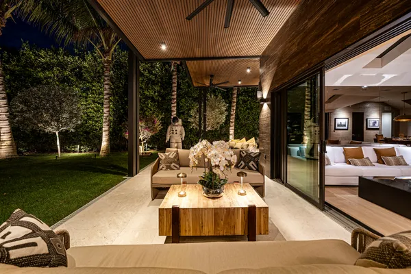 $4,900,000 | 967 Northeast 78th Street, Miami, FL 33138