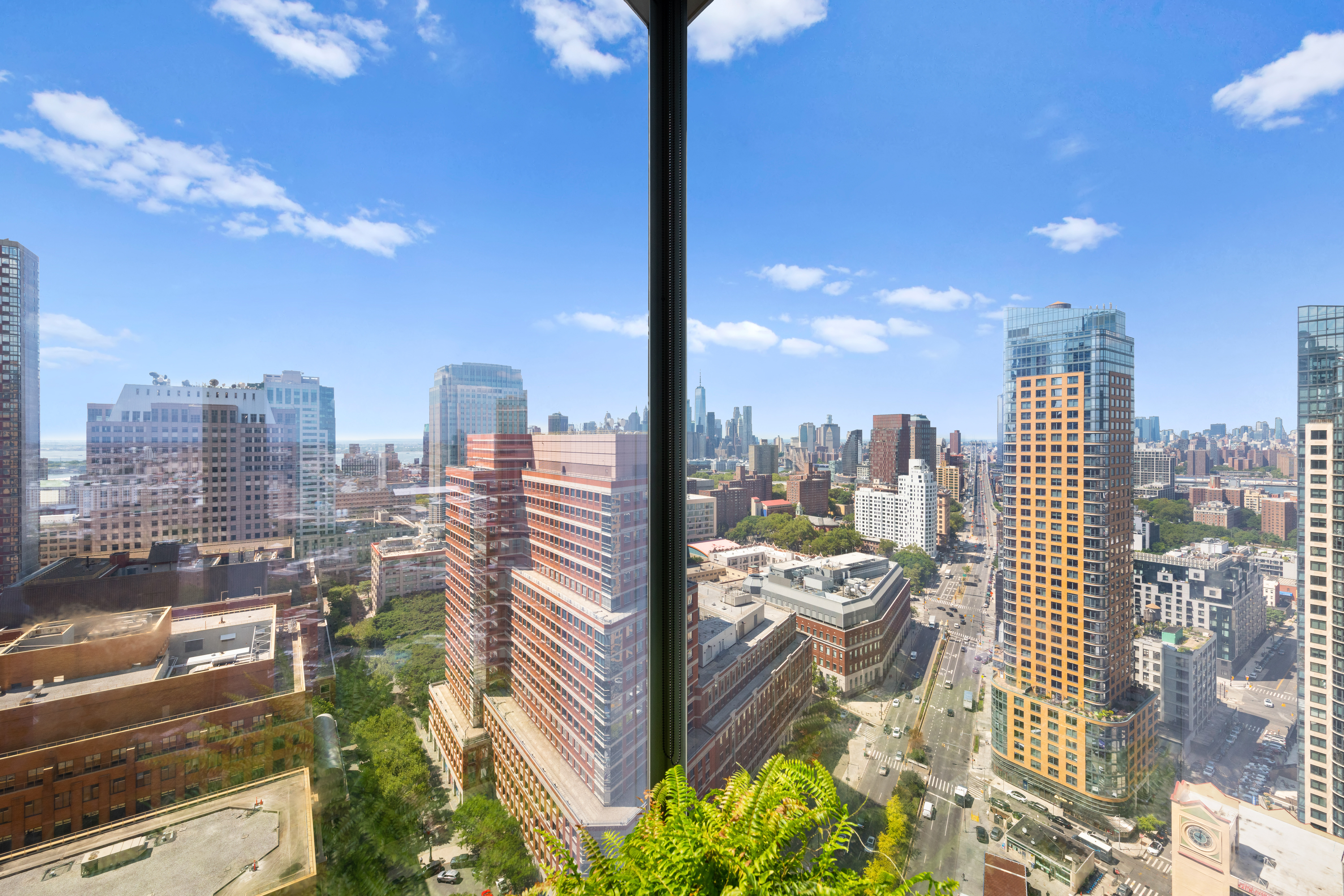 150 Myrtle Avenue, Unit 2903 Brooklyn, NY 11201 - Photo 3 of 14 a city view with tall buildings