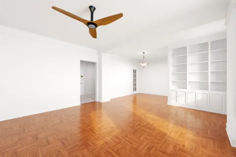 $2,195,000 | 176 West 87th Street, Unit 2B | Upper West Side