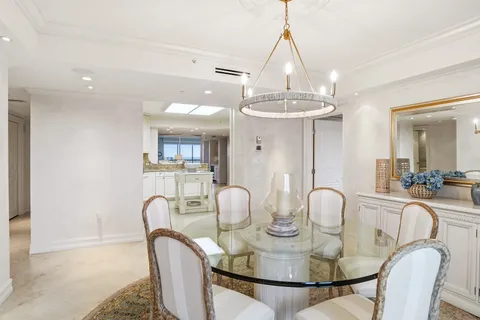 $2,550,000 | 7515 Pelican Bay Boulevard, Unit 5C, Naples, FL 34108
