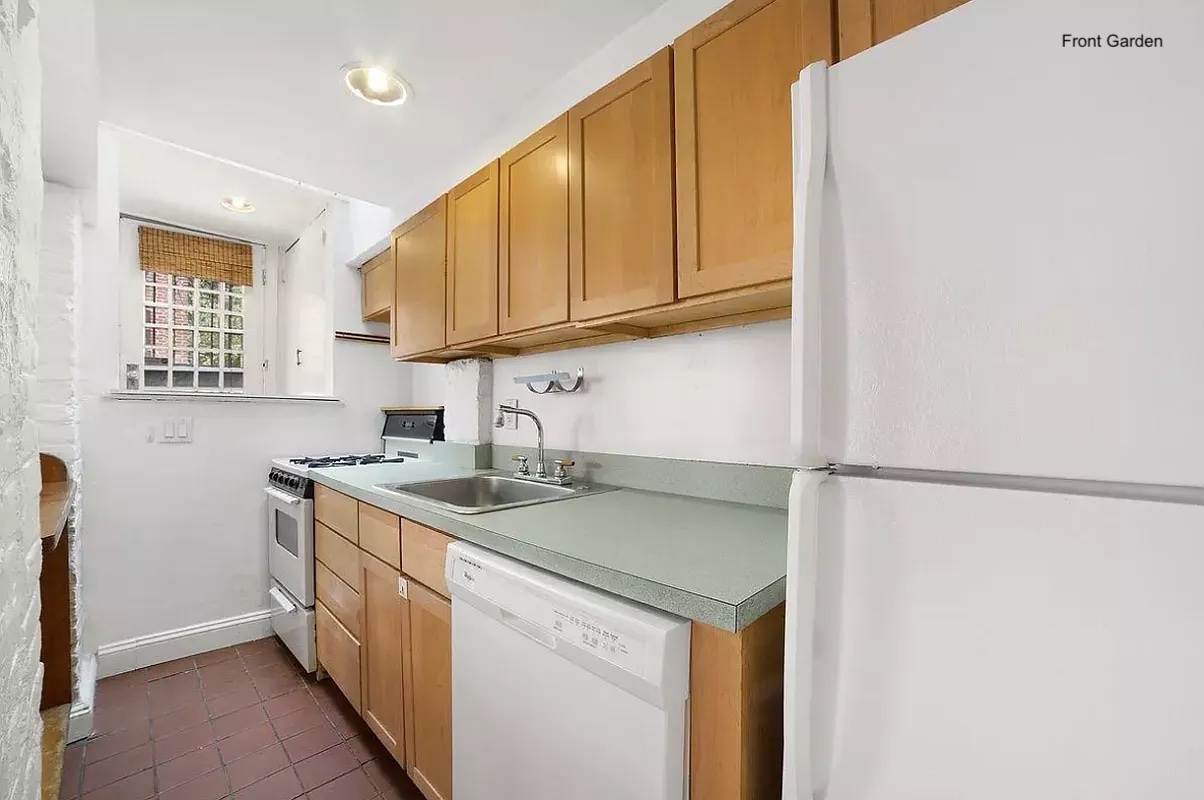 259 8th Street Brooklyn, NY 11215 - Photo 10 of 23