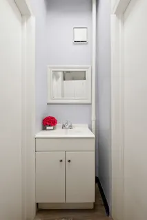 $985,000 | 162 East 80th Street, Unit 1B | Upper East Side