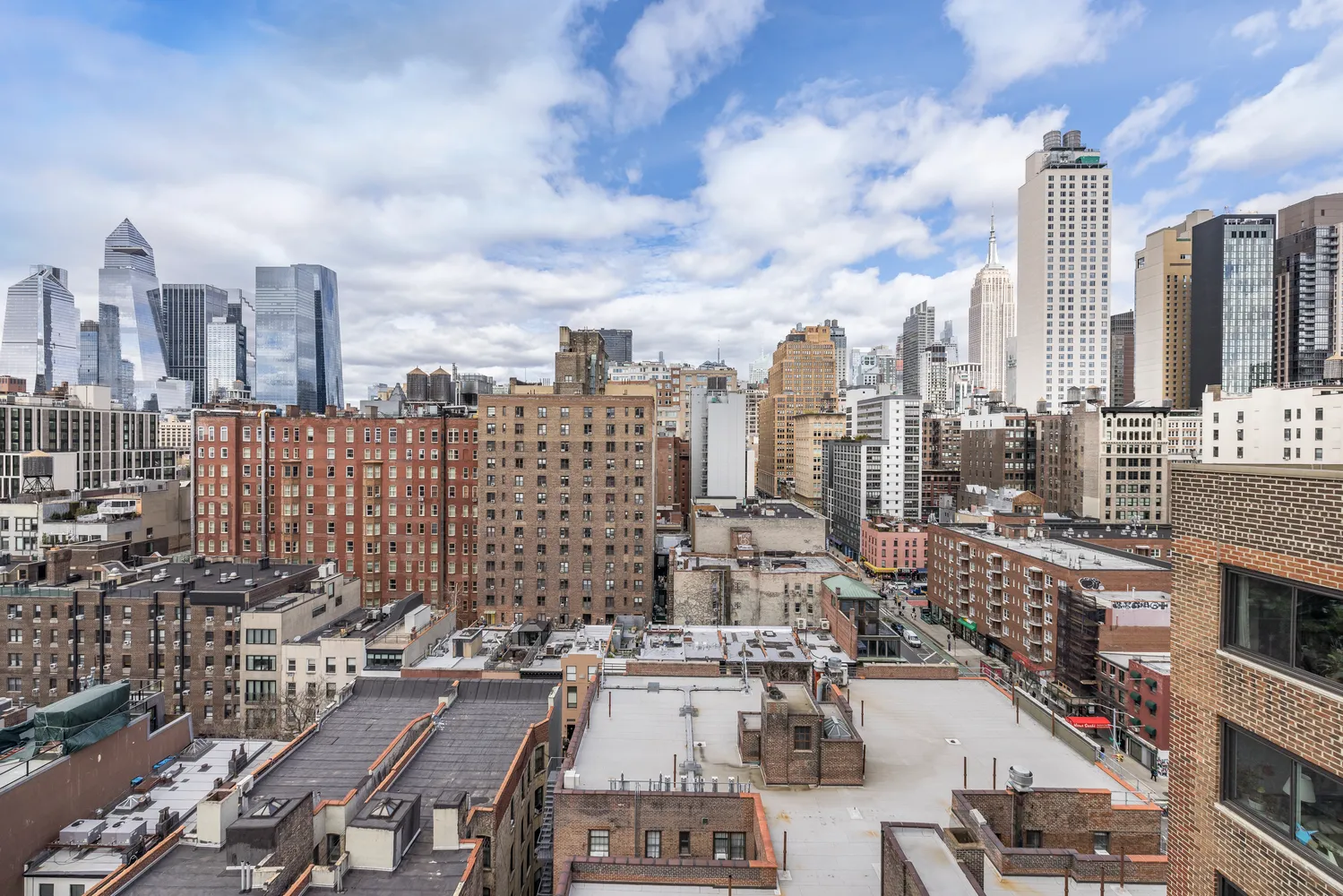 $435,000 | 201 West 21st Street, Unit 7D | Chelsea