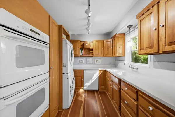 $3,050,000 | 4011 East 3rd Avenue, Napa, CA 94558