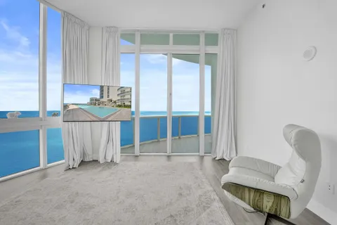 $3,149,000 | 15901 Collins Avenue, Unit 4301, Sunny Isles Beach, FL 33160
