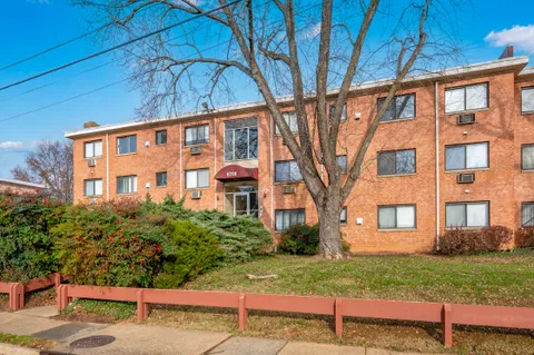 $259,900 | 6706 James Lee Street, Unit 350, Falls Church, VA 22042