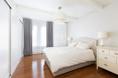 $895,000 | 433 West 34th Street, Unit 8A | Hudson Yards