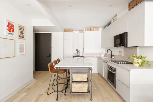 $4,750 | 1015 A President Street, Unit 2F | Crown Heights