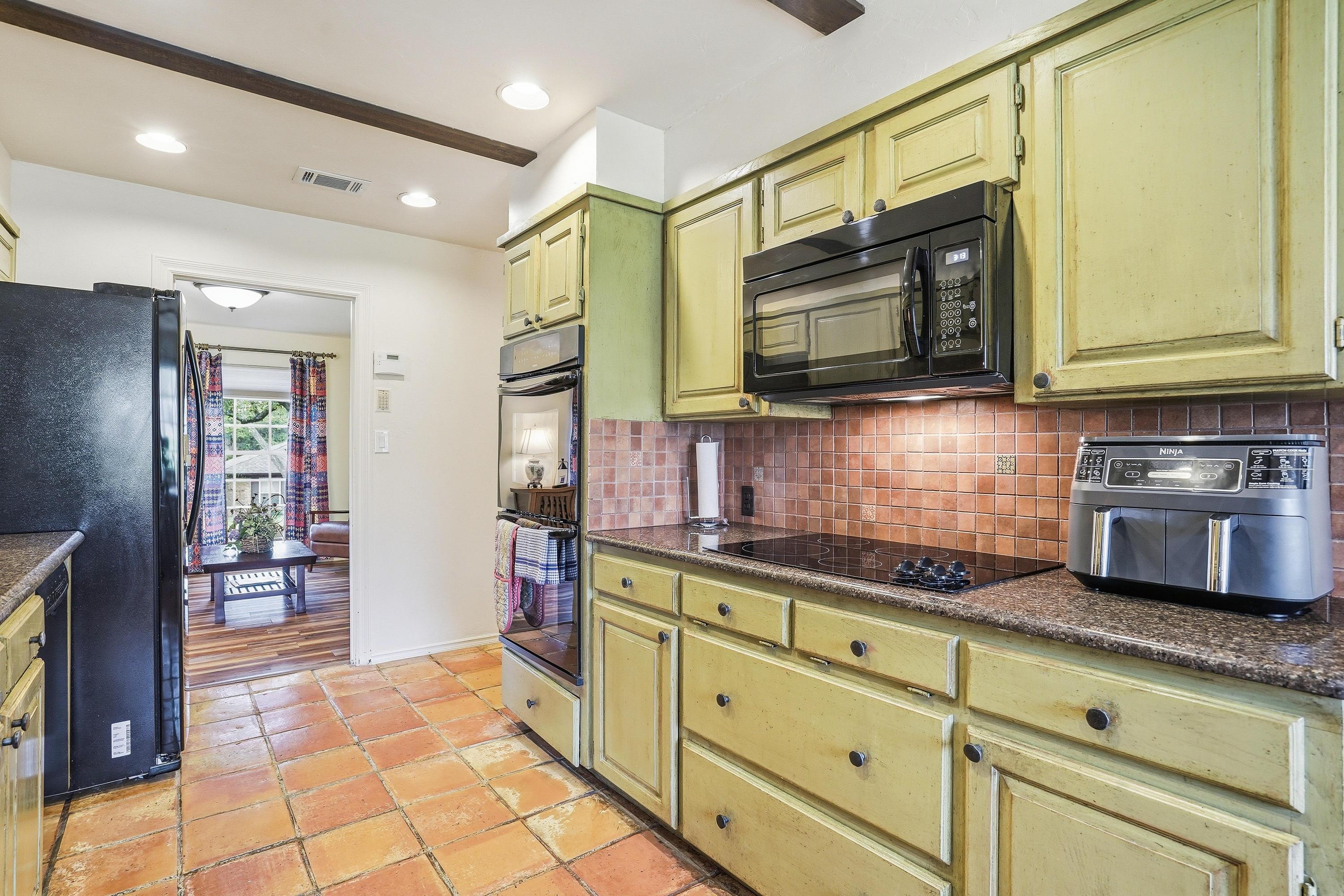 7208 Tamarack Road Fort Worth, TX 76116 - Photo 16 of 54