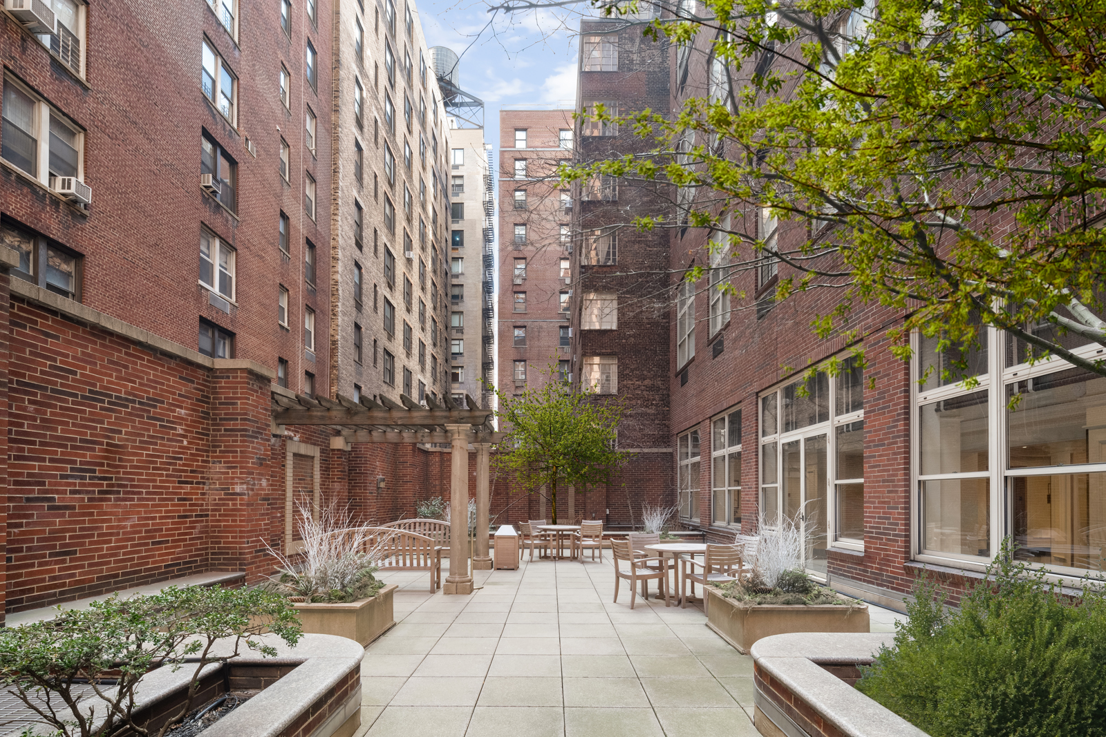 120 East 87th Street, Unit R6C Manhattan, NY 10128 - Photo 16 of 18 Gallery Image 16