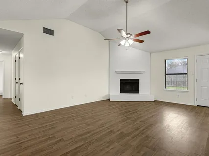 $279,000 | 825 Bristol Avenue, Saginaw, TX 76179