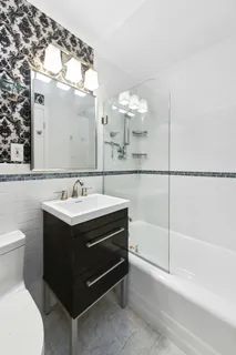 $2,495,000 | 305 East 40th Street, Unit 19CD | Murray Hill