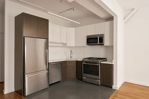 $4,800 | 275 Park Avenue, Unit 5H | Clinton Hill