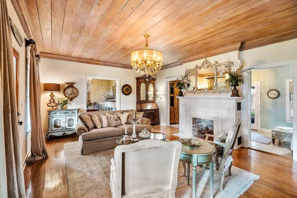 $2,400,000 | 521 North Swinton Avenue, Delray Beach, FL 33444