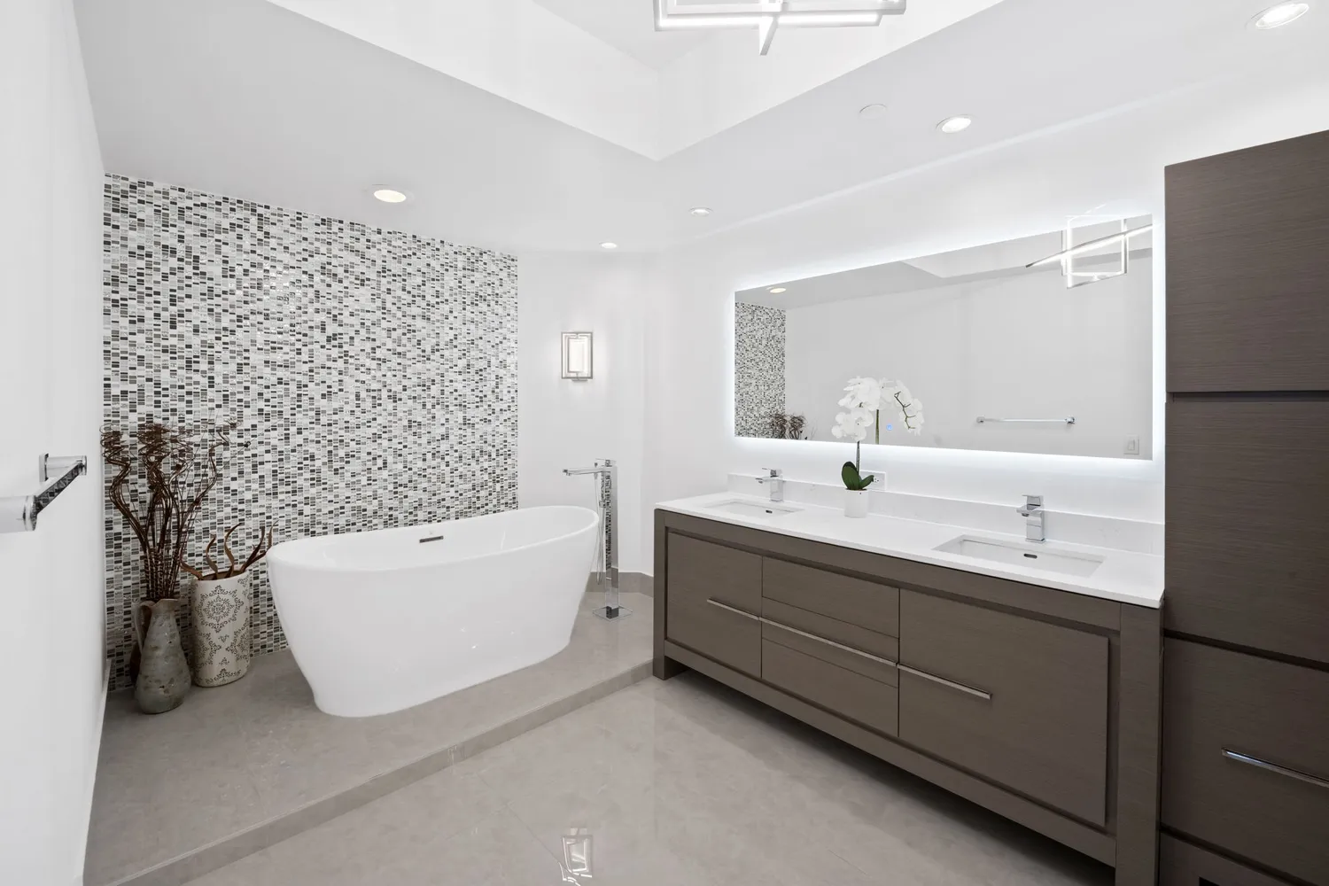 $1,050,000 | 21150 Northeast 38th Avenue, Unit 603, Aventura, FL 33180