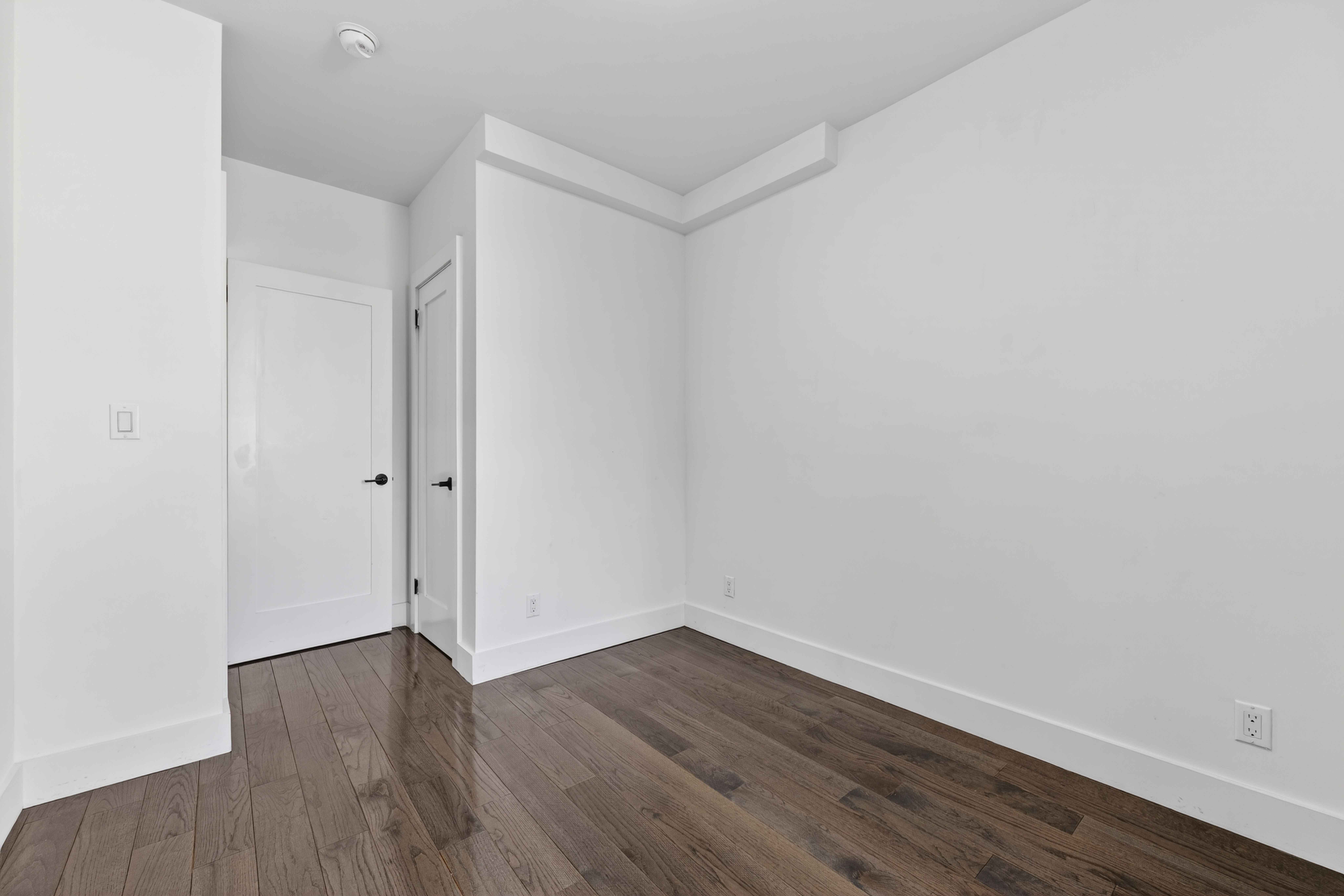152 Thompson Street, Unit 4A Manhattan, NY 10012 - Photo 5 of 13