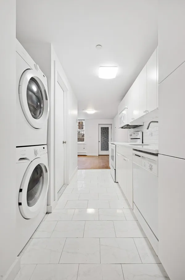 $3,000 | 63 Putnam Avenue | Clinton Hill