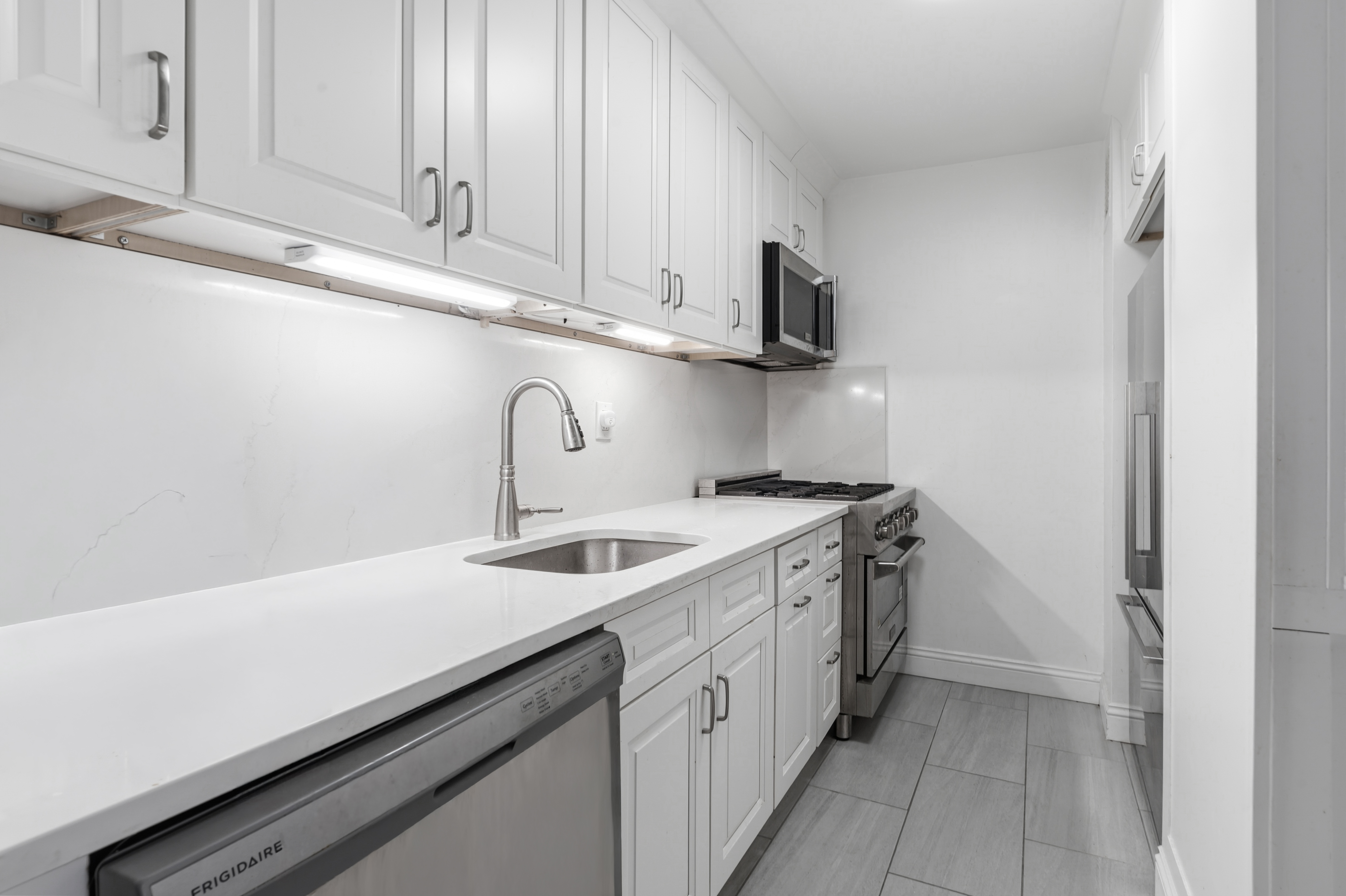 343 East 30th Street, Unit 4P Manhattan, NY 10016 - Photo 4 of 16