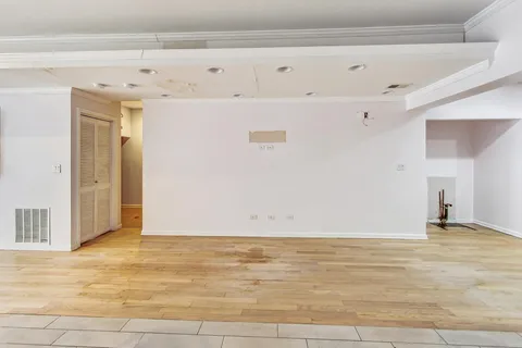 $360,000 | 3125 North Lincoln Avenue, Unit C, Chicago, IL 60657