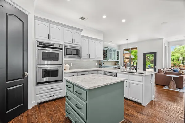 $1,075,000 | 533 Loma Vista Drive, Heath, TX 75032