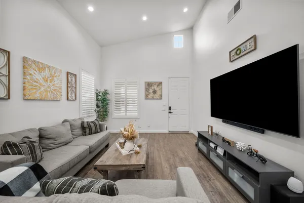 $769,000 | 28341 Willow Court, Santa Clarita, CA 91350