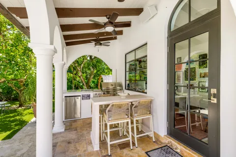$8,200,000 | 6864 Southwest 68th Street, South Miami, FL 33143