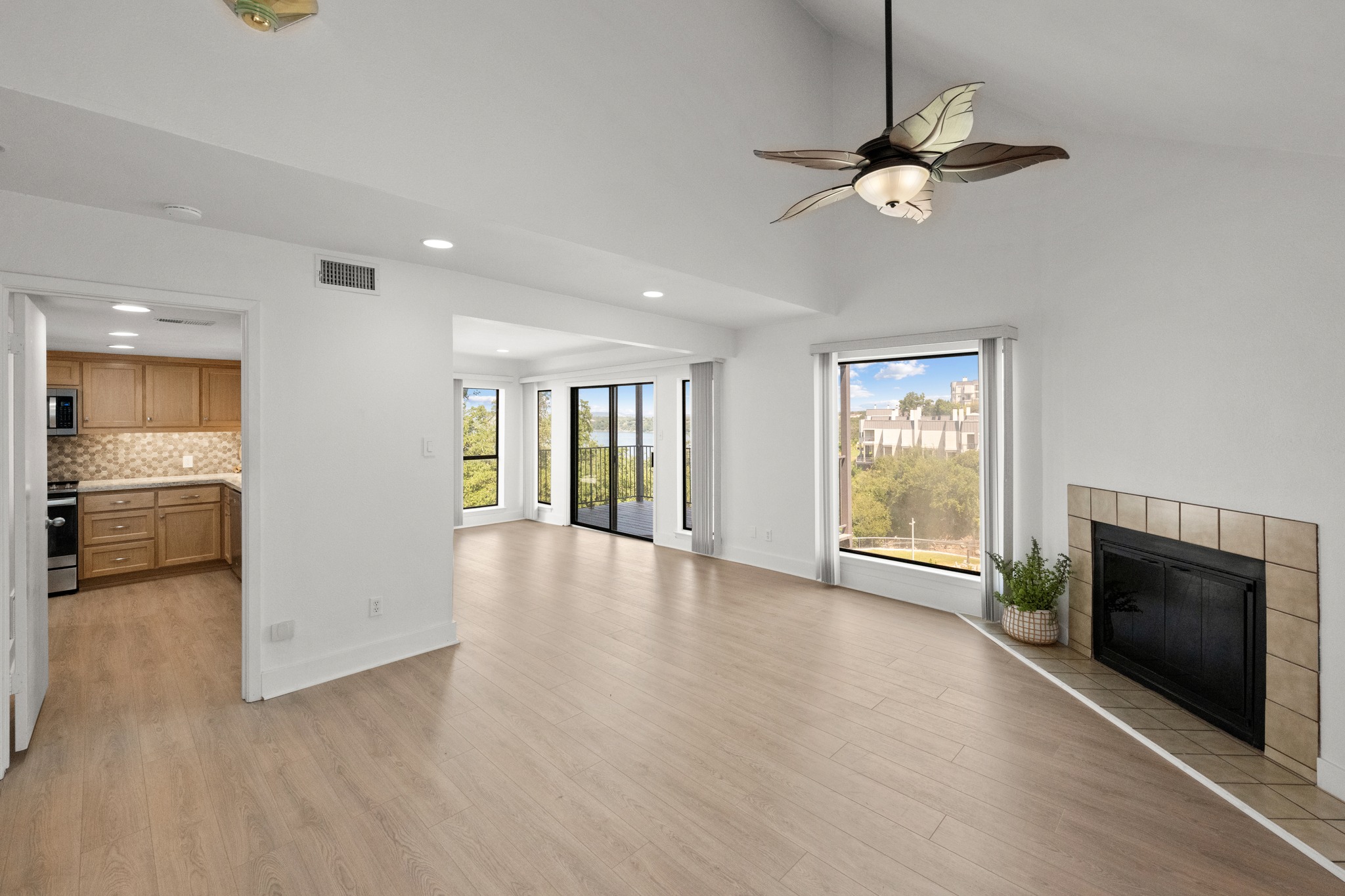 2918 Ranch Road 620, Unit B112 Austin, TX 78734 - Photo 9 of 36 Gallery Image 9