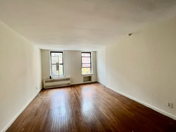 $2,900 | 336 East 61st Street, Unit 4 | Lenox Hill
