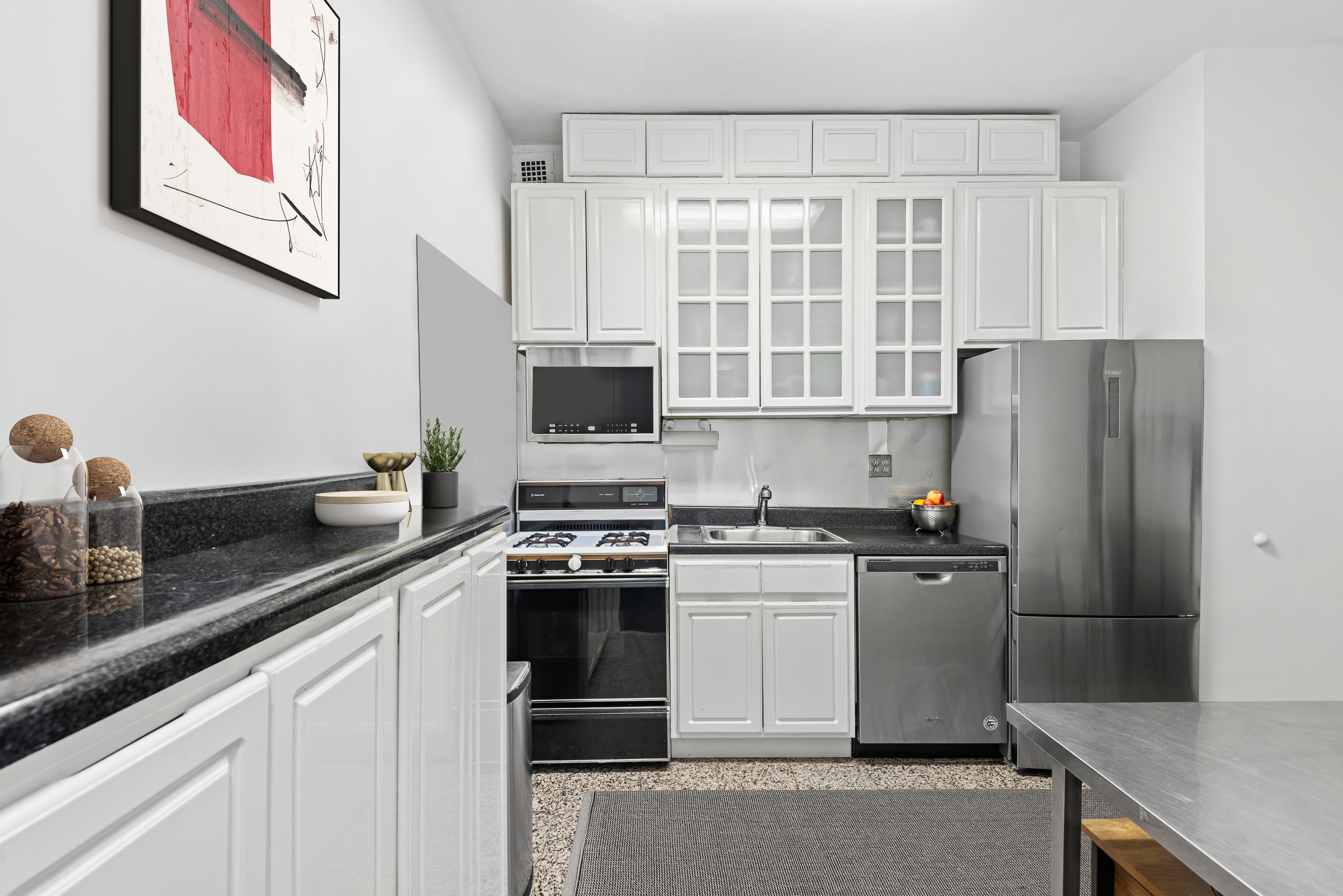 401 East 74th Street, Unit 1A Manhattan, NY 10021 - Photo 6 of 14