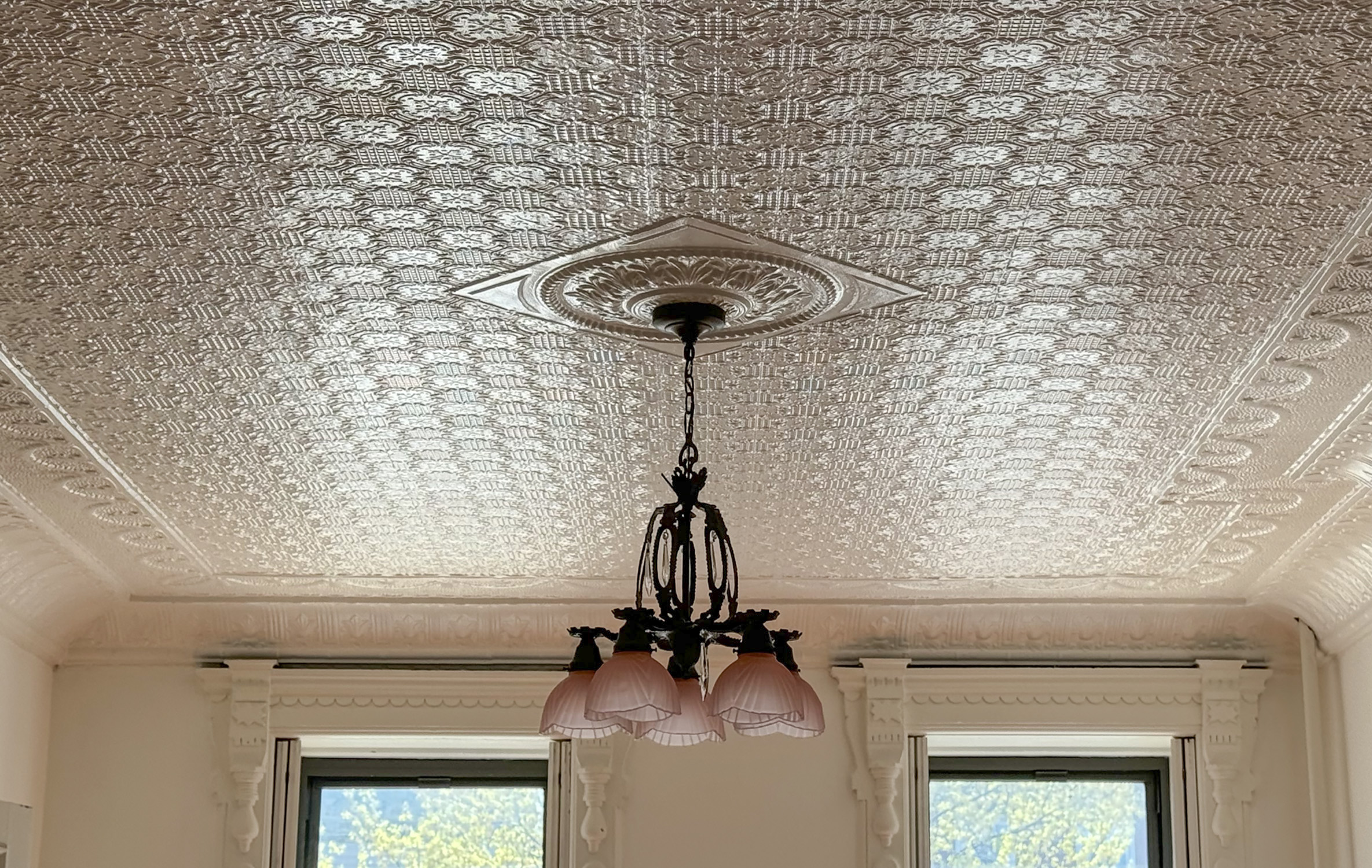 955 Bushwick Avenue Brooklyn, NY 11221 - Photo 16 of 19 a close view of a fireplace in a room