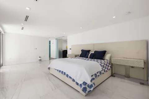 $4,950,000 | 3770 Kumquat Avenue, Miami, FL 33133