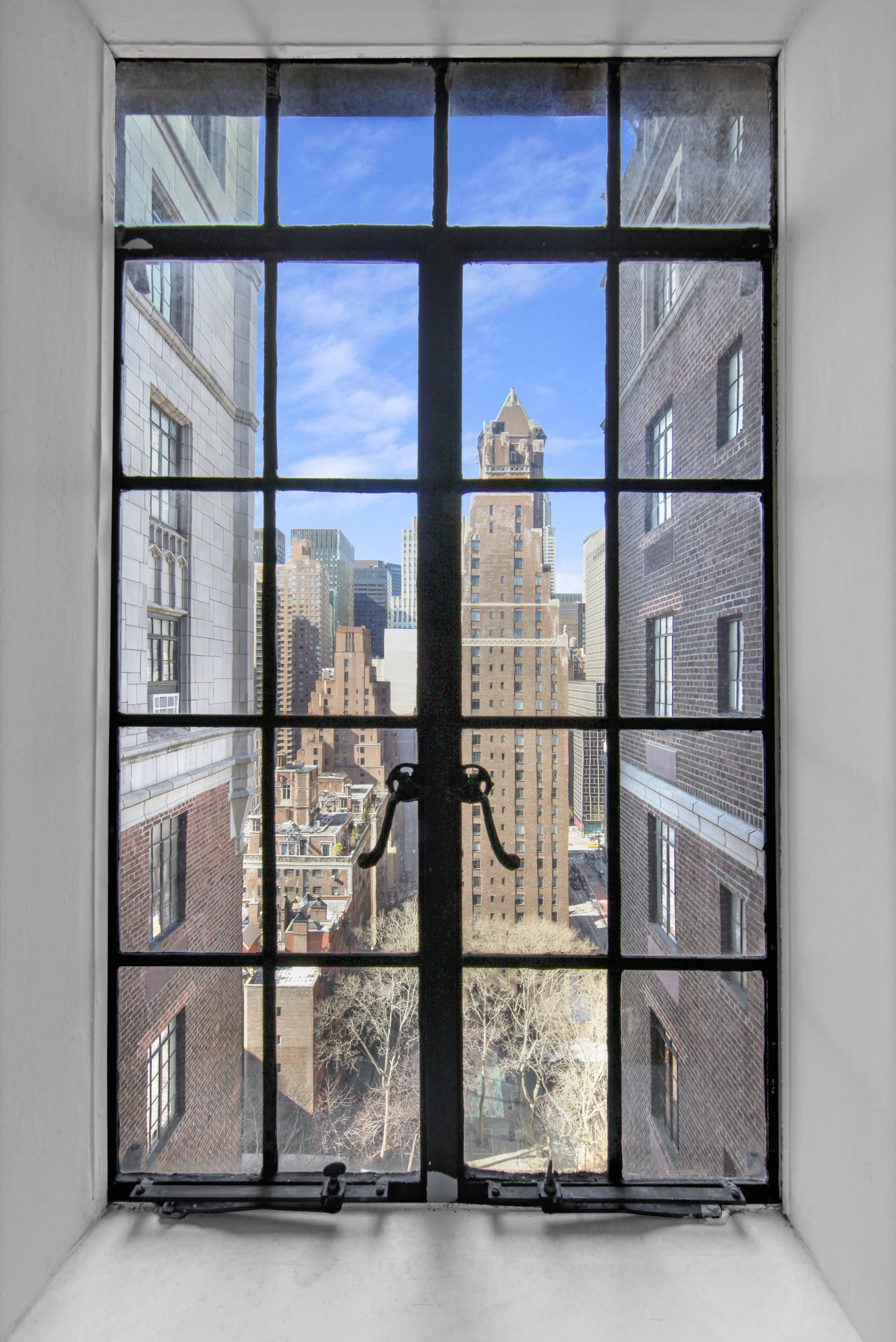 25 Tudor City Place, Unit 1908 Manhattan, NY 10017 - Photo 5 of 14