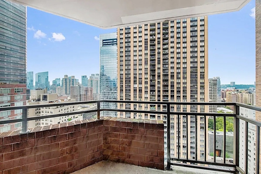 1991 Broadway, Unit 21C Manhattan, NY 10023 - Photo 2 of 6 a view of balcony with city view