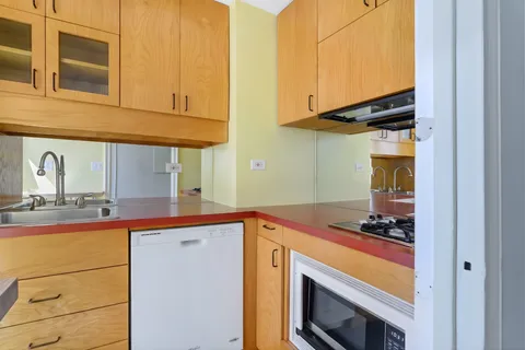 $483,000 | 201 West 16th Street, Unit 3C | Chelsea