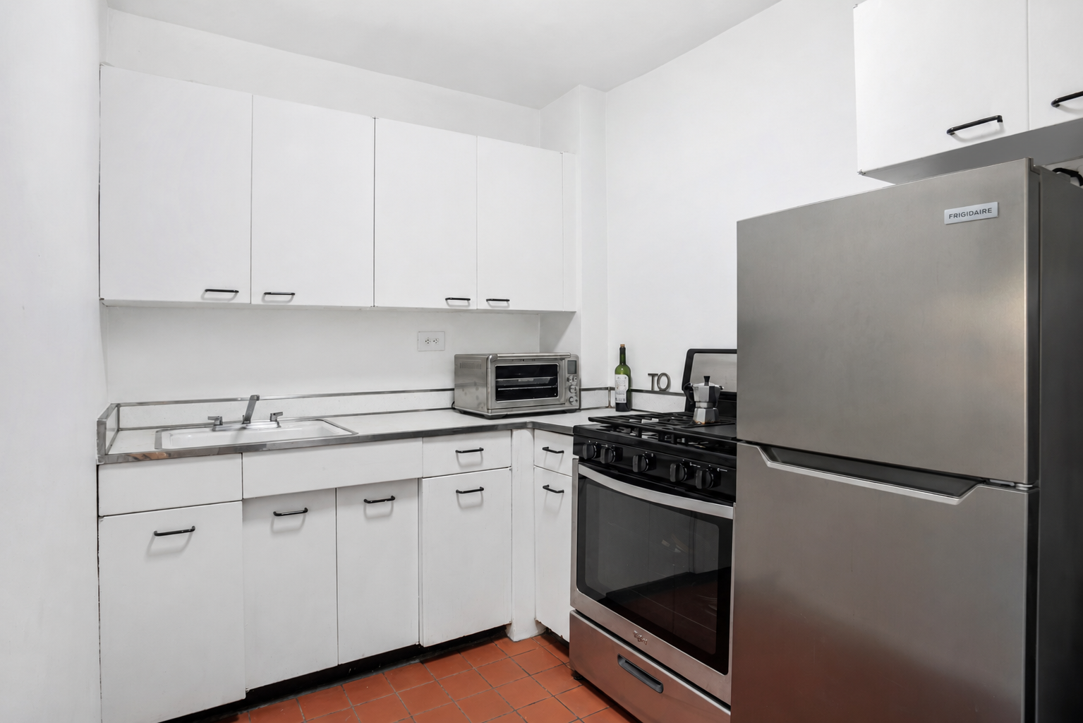 230 East 15th Street, Unit 6C Manhattan, NY 10003 - Photo 4 of 9