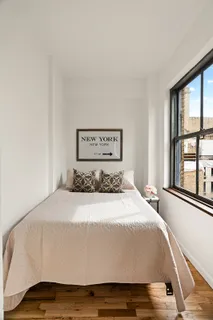 $460,000 | 4 Lexington Avenue, Unit 14J | Gramercy