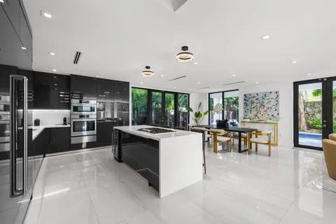 $4,950,000 | 3770 Kumquat Avenue, Miami, FL 33133