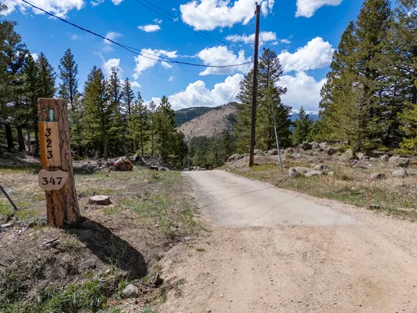 $2,100,000 | 323 Overlook Lane, Boulder, CO 80302
