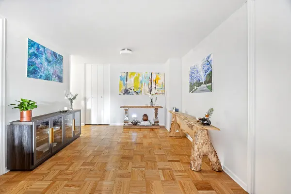 $6,200 | 300 East 40th Street, Unit 3J | Murray Hill